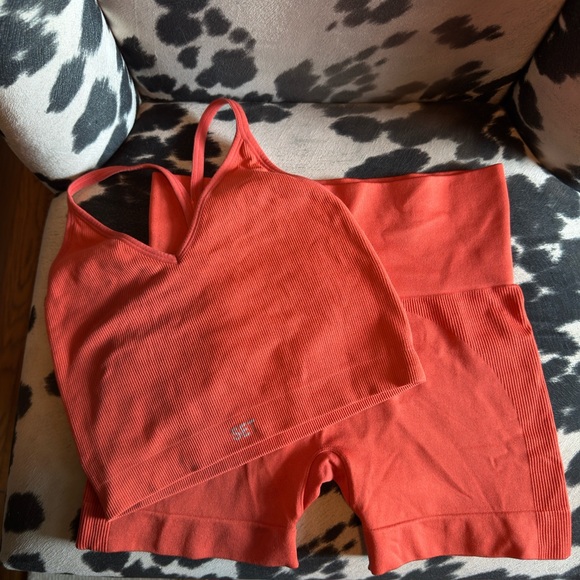 SET Active Women's Coral workout Set - Picture 1 of 3